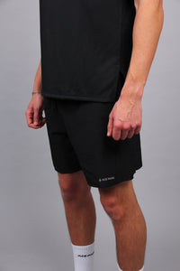 ACE PADEL Motion Padel Shorts Schwarz Ganzkörper Seitenansicht