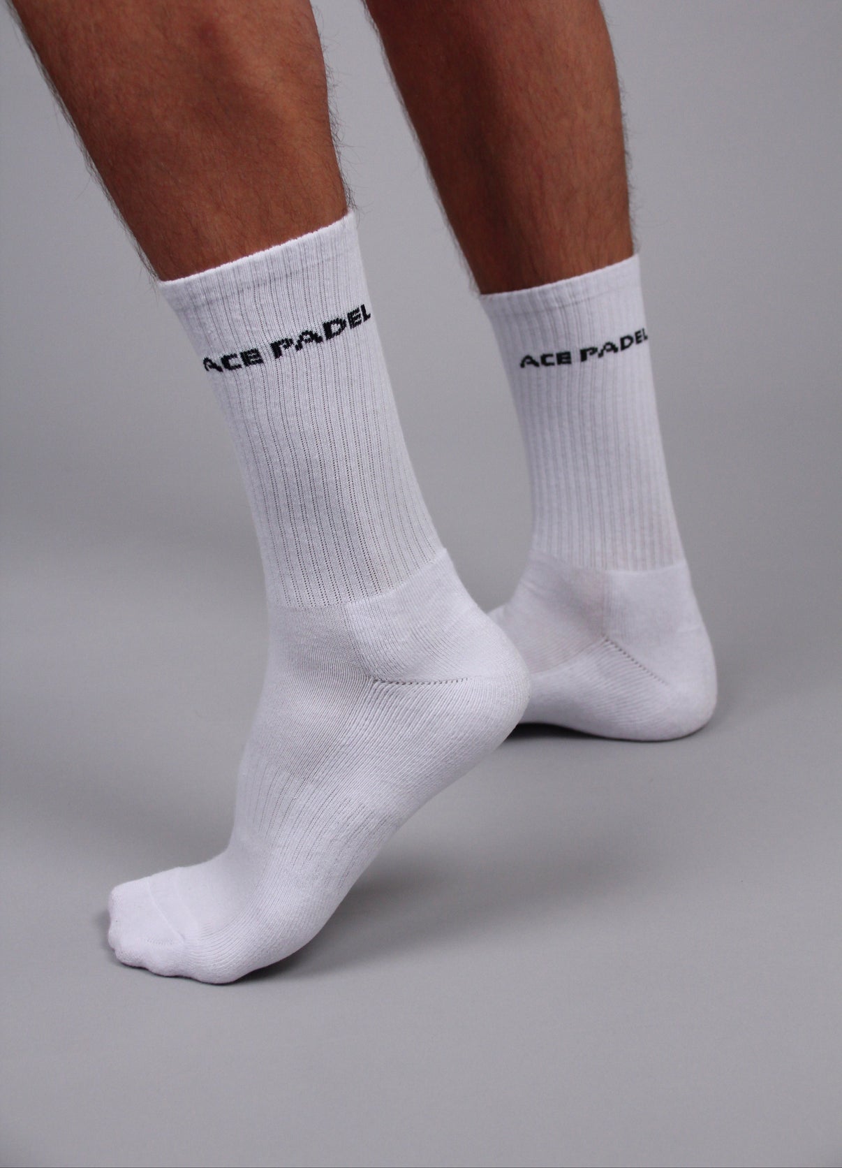 ACE PADEL Herren Padel Socken Weiß seitliche Ansicht