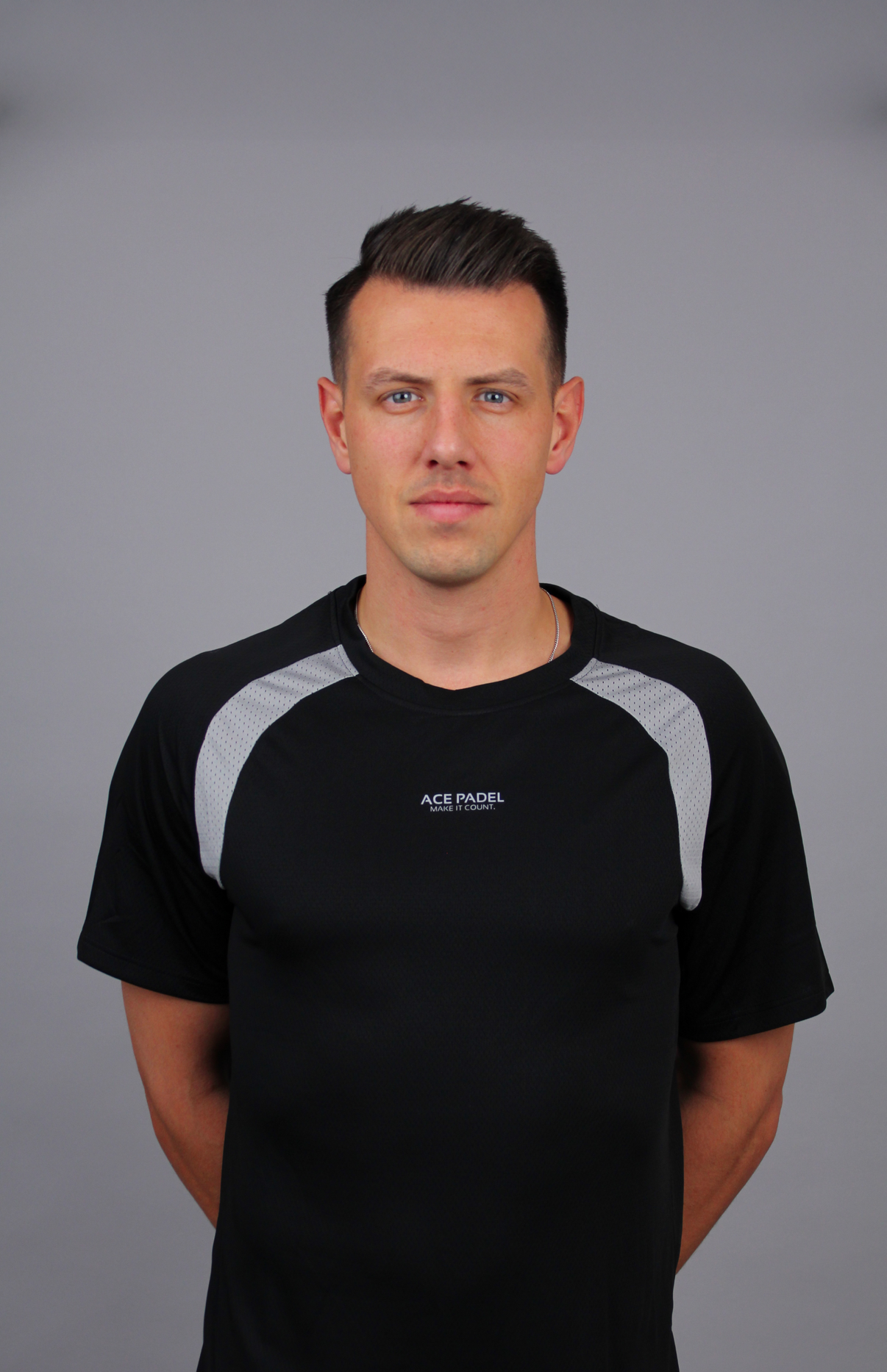 ACE PADEL Performance Shirt Schwarz Frontansicht